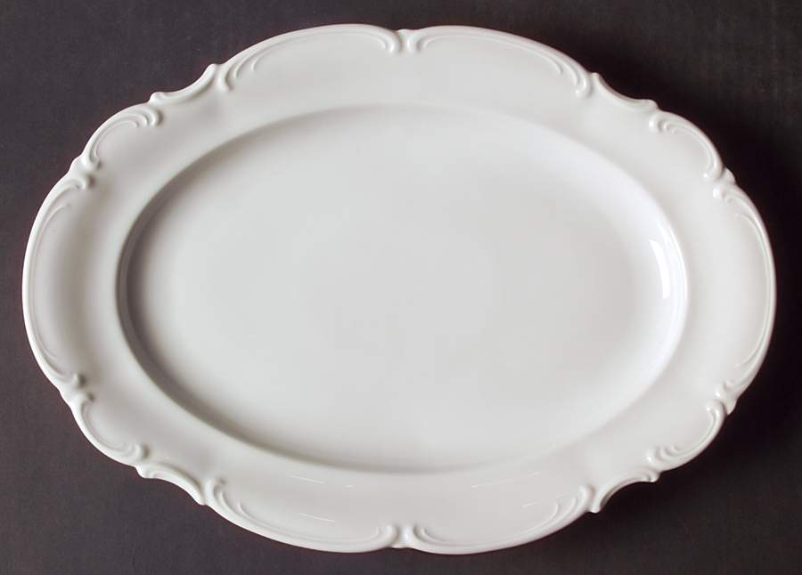 Sylvia (All White, No Trim) 12" Oval Serving Platter by Hutschenreuther-1