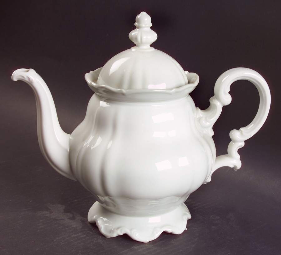 Sylvia (All White, No Trim) Teapot & Lid by Hutschenreuther-1