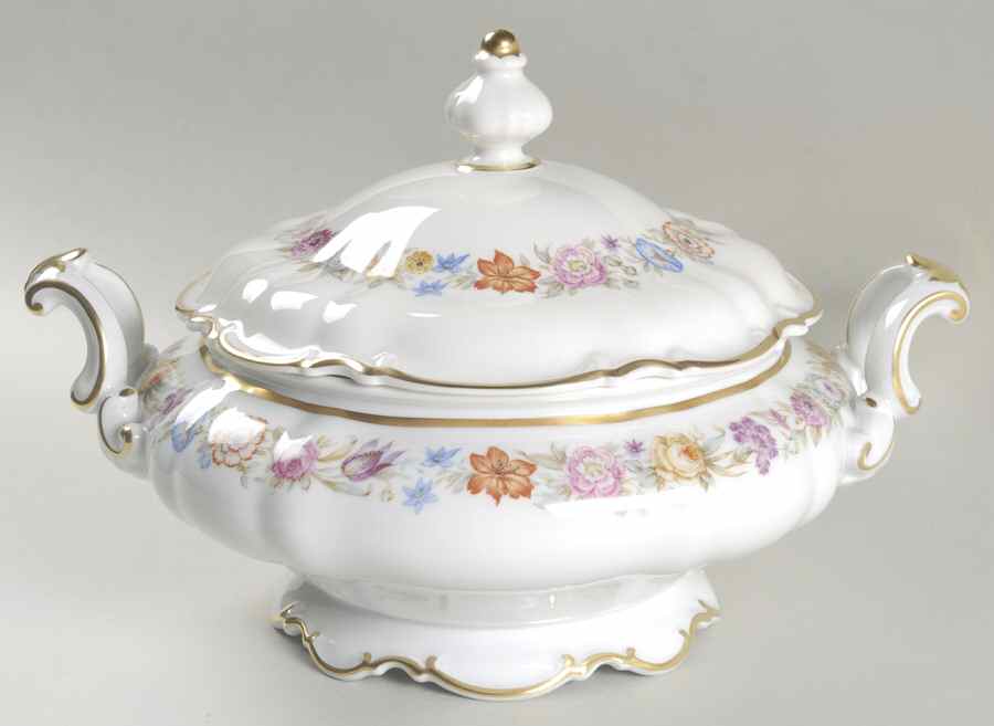 The Tilbury Round Covered Vegetable by Hutschenreuther-1