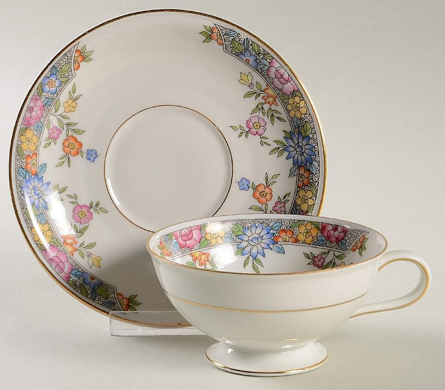 Vernon Footed Cup & Saucer Set by Hutschenreuther-1