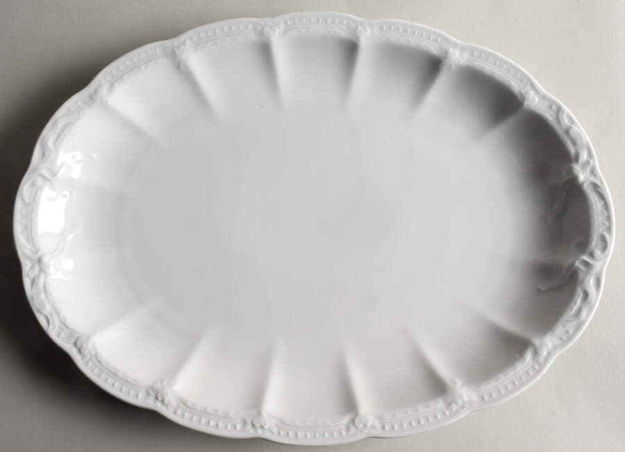 Viktoria 15" Oval Serving Platter by Hutschenreuther-1