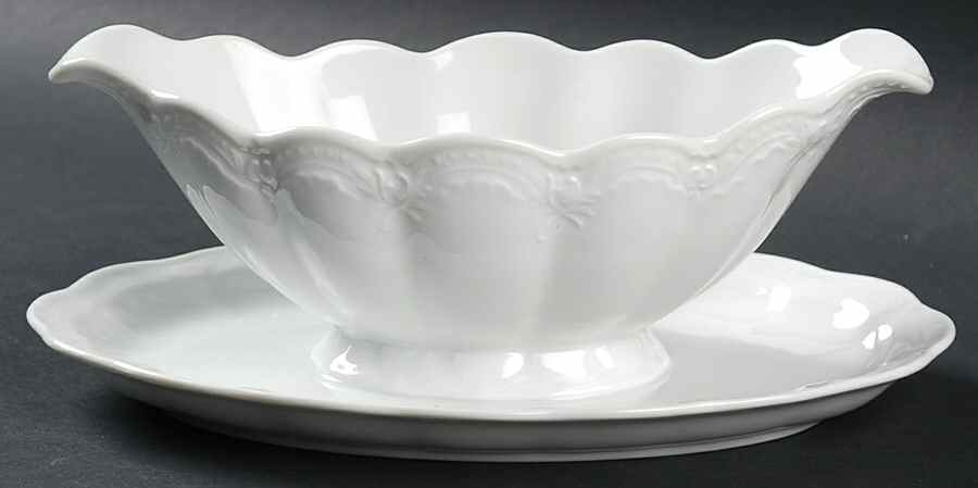 Viktoria Gravy Boat with Attached Underplate by Hutschenreuther-1