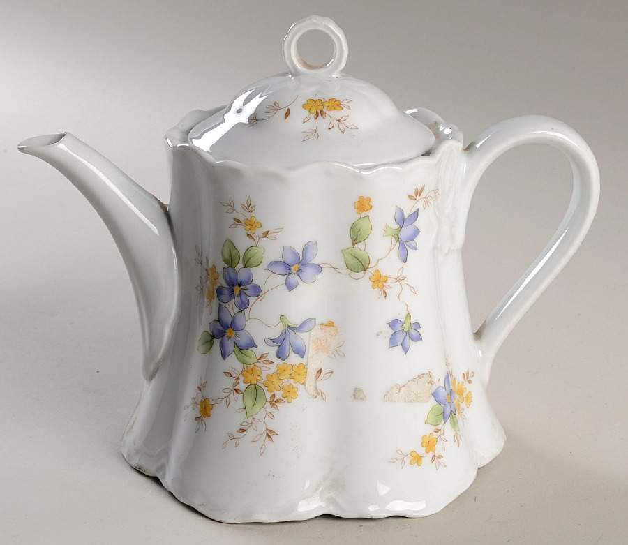 Violetta Teapot & Lid by Hutschenreuther-1