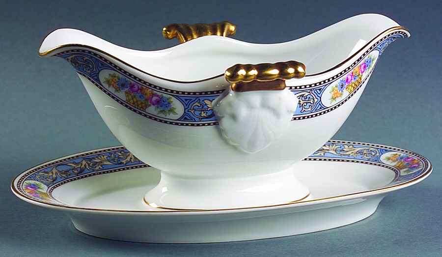 Westchester Gravy Boat with Attached Underplate by Hutschenreuther-1