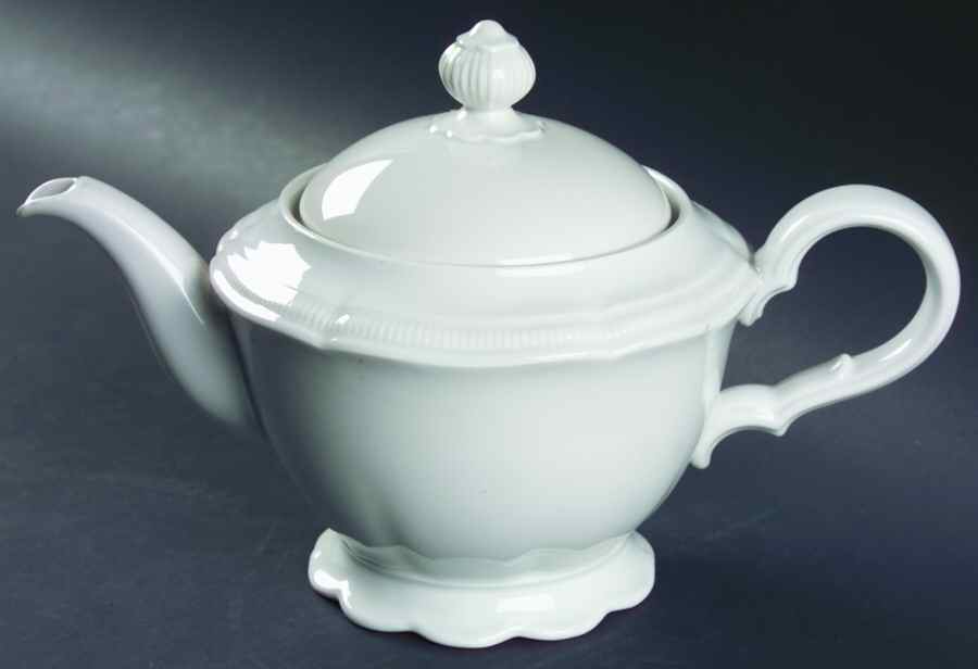 Weimar White Teapot & Lid by Hutschenreuther-1