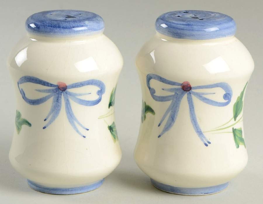 Bow Salt & Pepper Set by Herend Village-1