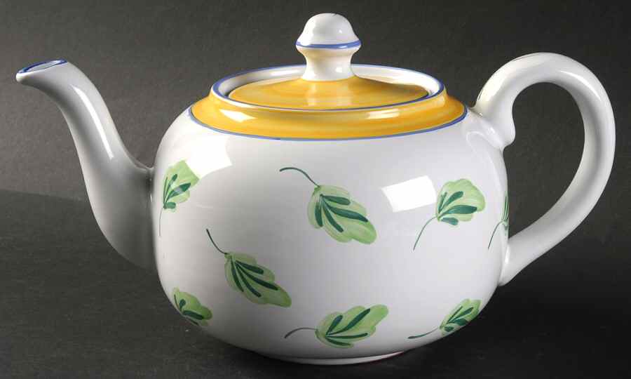 Crispin Teapot & Lid by Herend Village-1