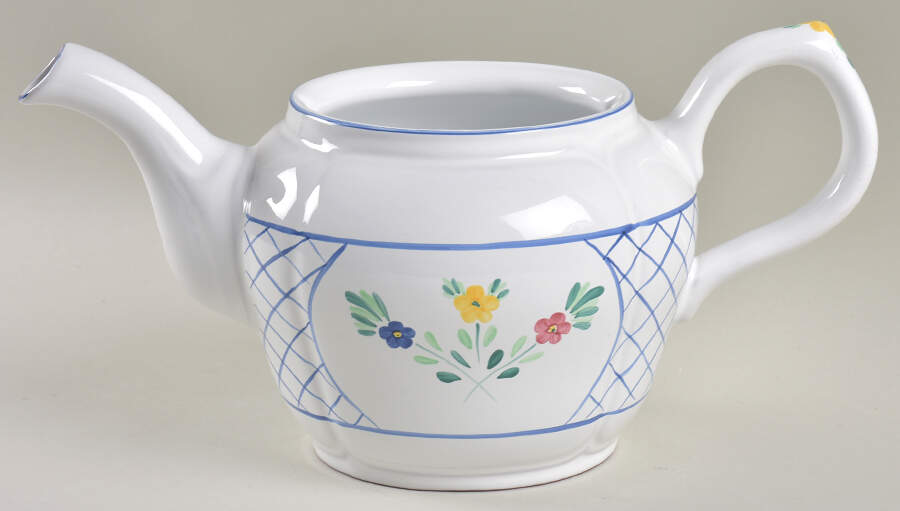 Lattice Hill Teapot No Lid by Herend Village-1