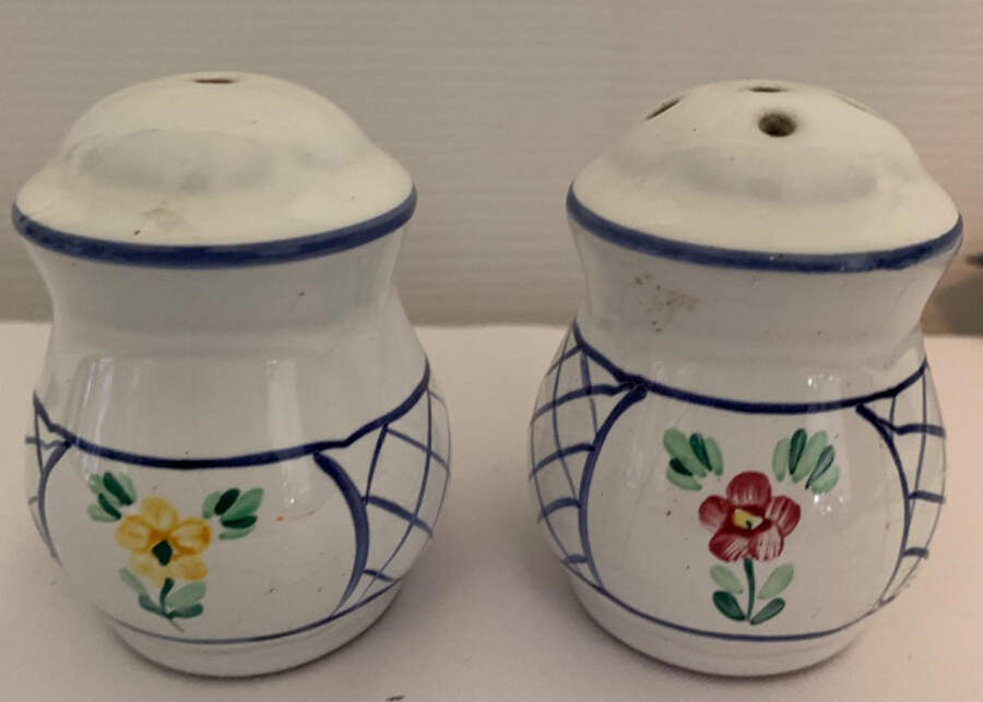 Lattice Hill Salt & Pepper Set by Herend Village-1