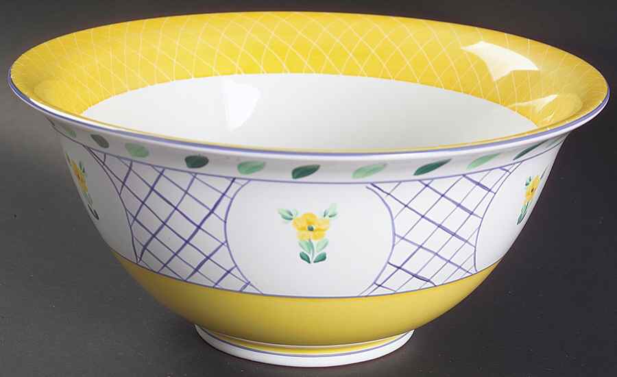 Lattice Hill 9" Salad Serving Bowl by Herend Village-1