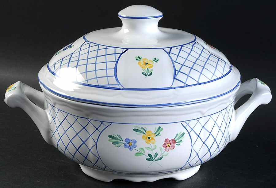 Lattice Hill Round Covered Vegetable by Herend Village-1