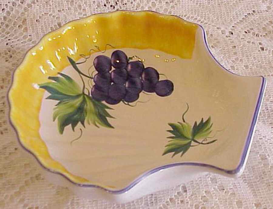 Village Vineyard 6" Shell Shaped Dish by Herend Village-1
