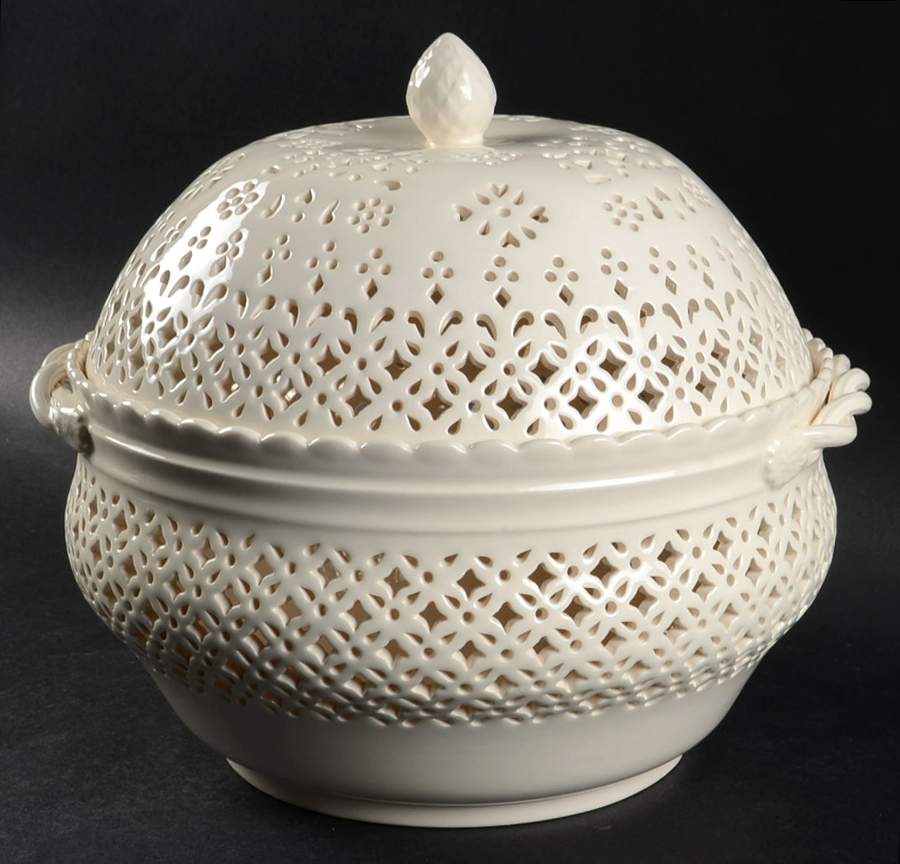 Creamware Pierced Chestnut Basket & Lid by Hartley Greens-1