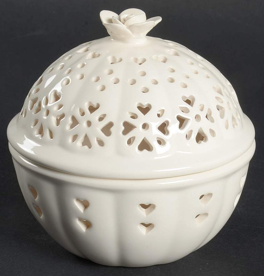 Creamware Pierced Medium Potpourri with Lid by Hartley Greens-1