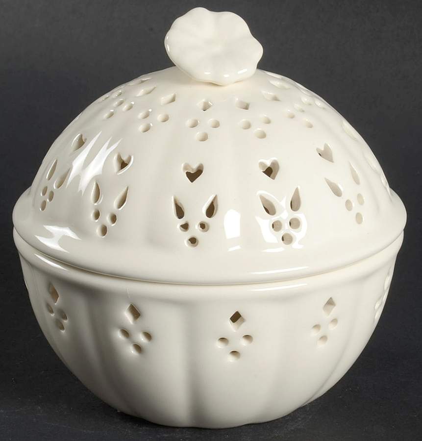 Creamware Pierced Daisy Potpourri with Lid by Hartley Greens-1