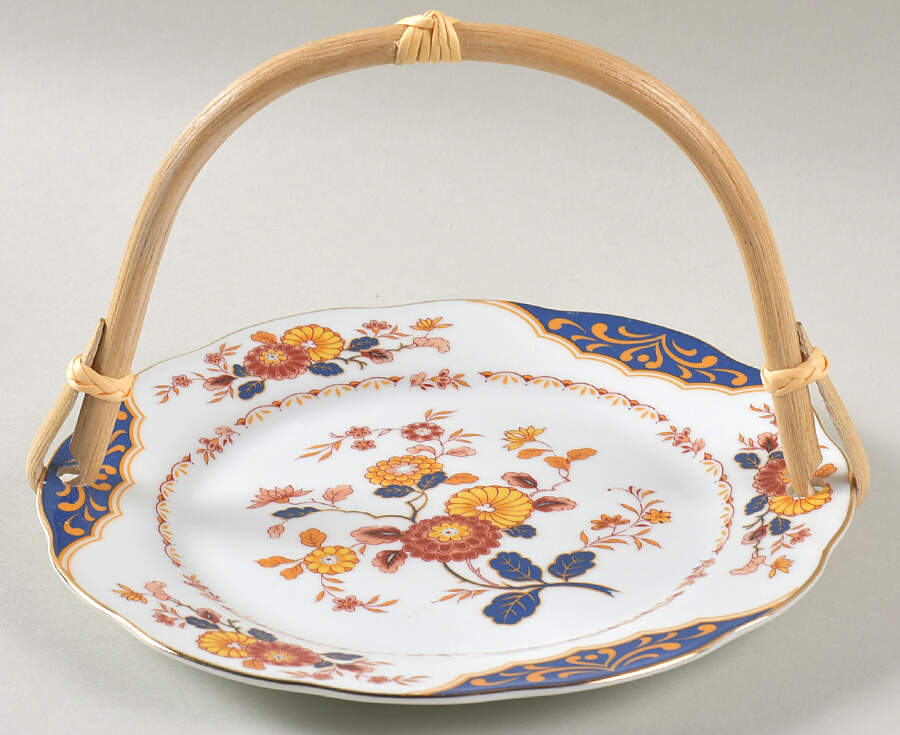 Canton Fair 5 3/8"-5 5/8" Bamboo Handled Serving Plate  HC by Home Beautiful-1