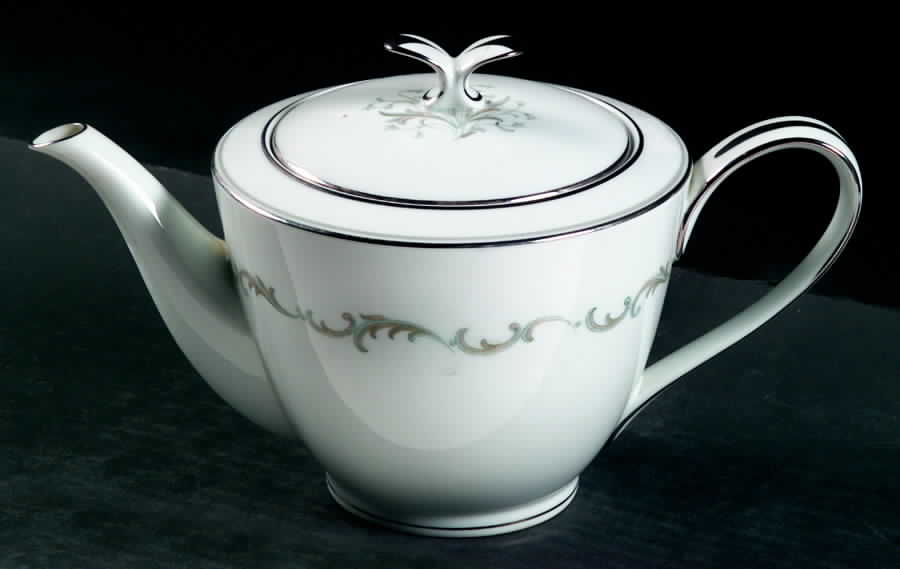 Chaumont Teapot & Lid by Noritake-1