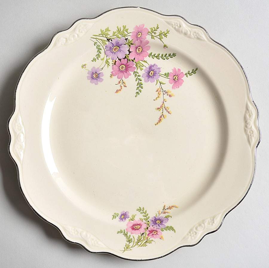 VR175 Luncheon Plate by Homer Laughlin -1