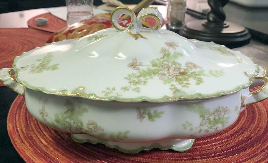Schleiger 52I Tureen &  Lid by Haviland-1