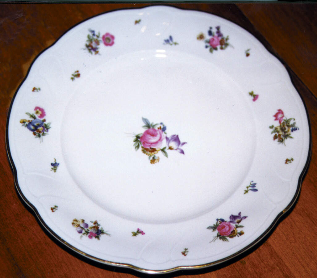2287 Dinner Plate by Hutschenreuther-1