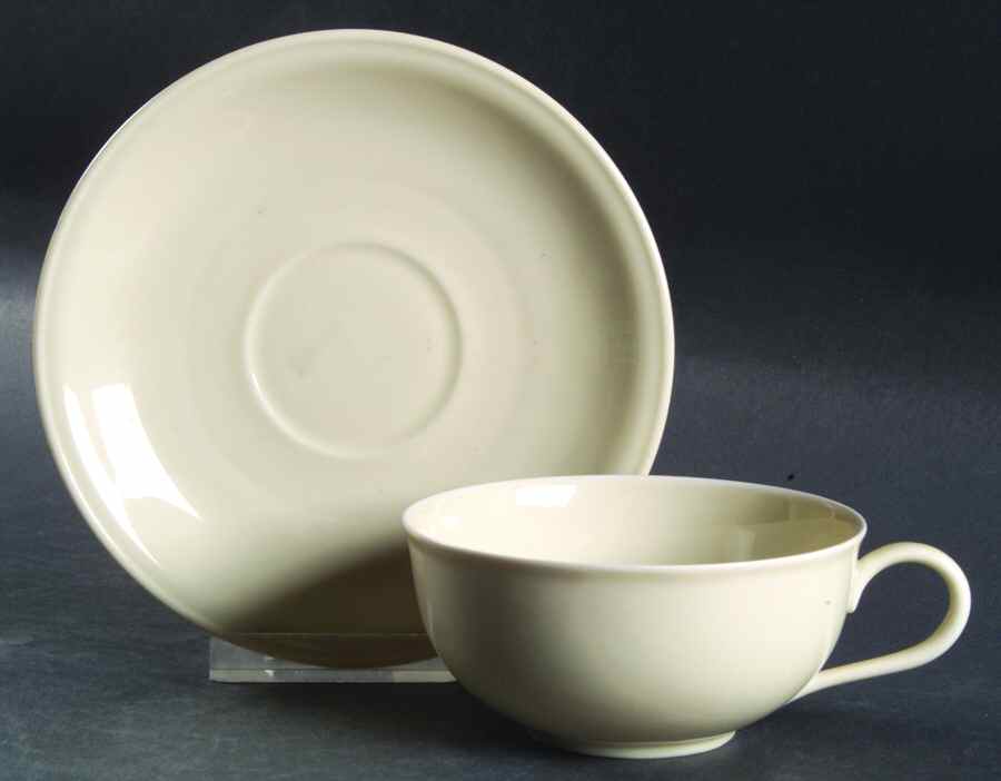 Turvel Flat Cup & Saucer Set by Hutschenreuther-1