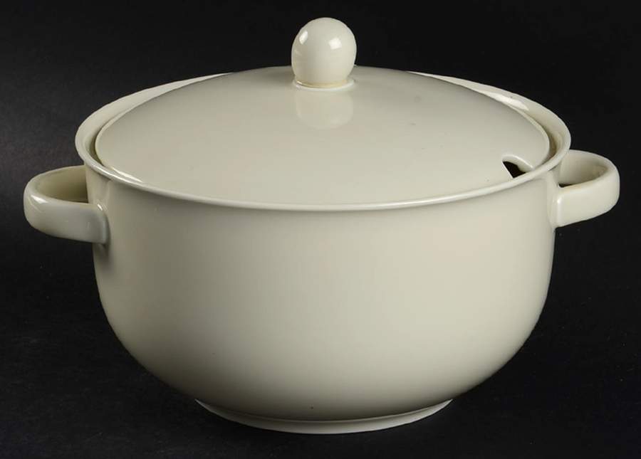 Turvel Tureen &  Lid by Hutschenreuther-1