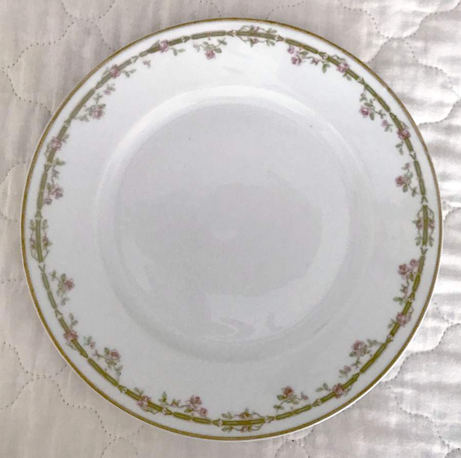 Schleiger 1095-1 Dinner Plate by Haviland-1