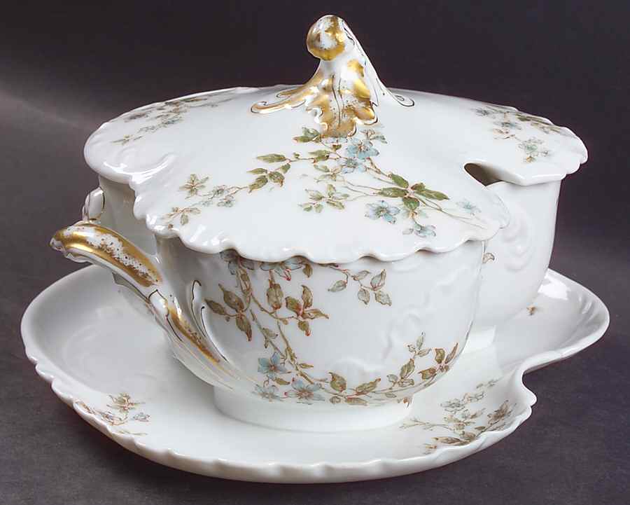 Schleiger 464B Gravy Boat w/Attached Underplate & Lid by Haviland-1
