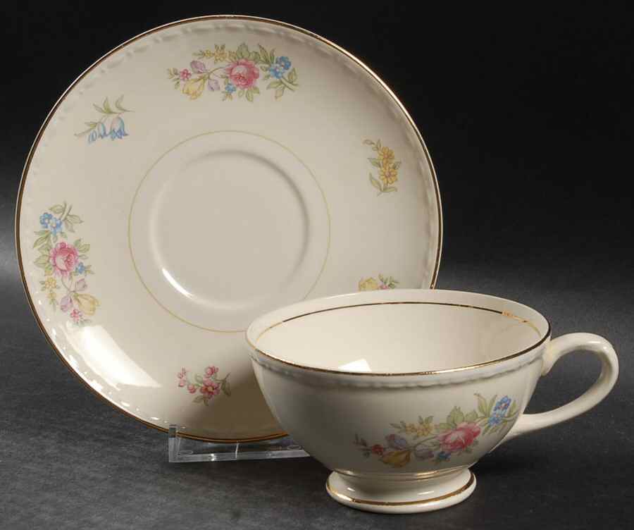 G3453 Footed Cup & Saucer Set by Homer Laughlin -1