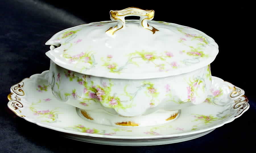 Schleiger 57-8 Gravy Boat w/Attached Underplate & Lid by Haviland-1