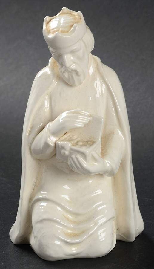 Nativity All White Figures Tm4-King Kneeling With Gold Box - Boxed by M.I. Hummel-1