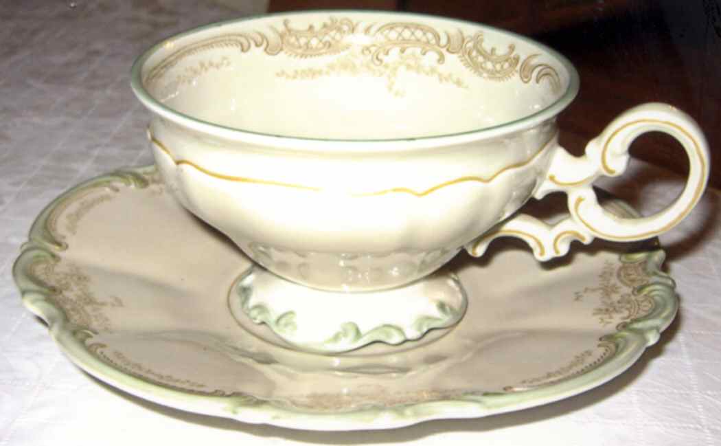 HUT591 Footed Cup & Saucer Set by Hutschenreuther-1