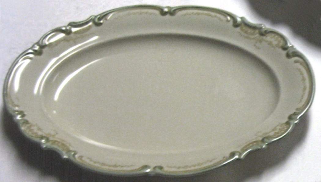 HUT591 11" Oval Serving Platter by Hutschenreuther-1