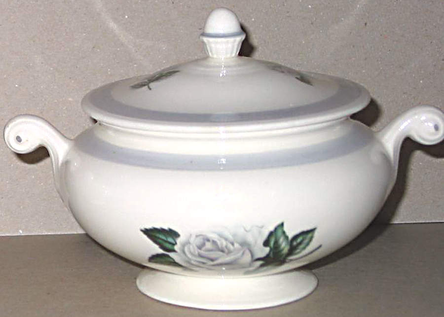 HLC759 Sugar Bowl & Lid by Homer Laughlin -1