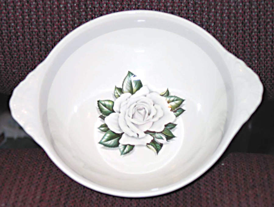 HLC759 Lugged Cereal Bowl by Homer Laughlin -1