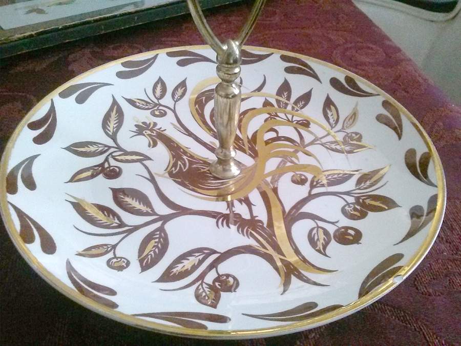 KCH8 Round Serving Plate with Handle (DP) by Karol-1