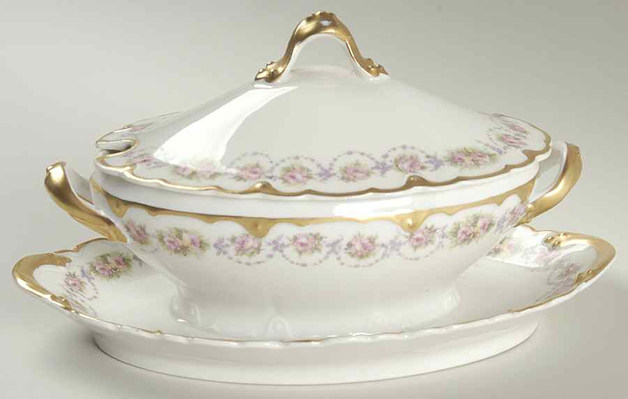 Schleiger 1256 Sauce Boat with Attached Underplate & Lid by Haviland-1