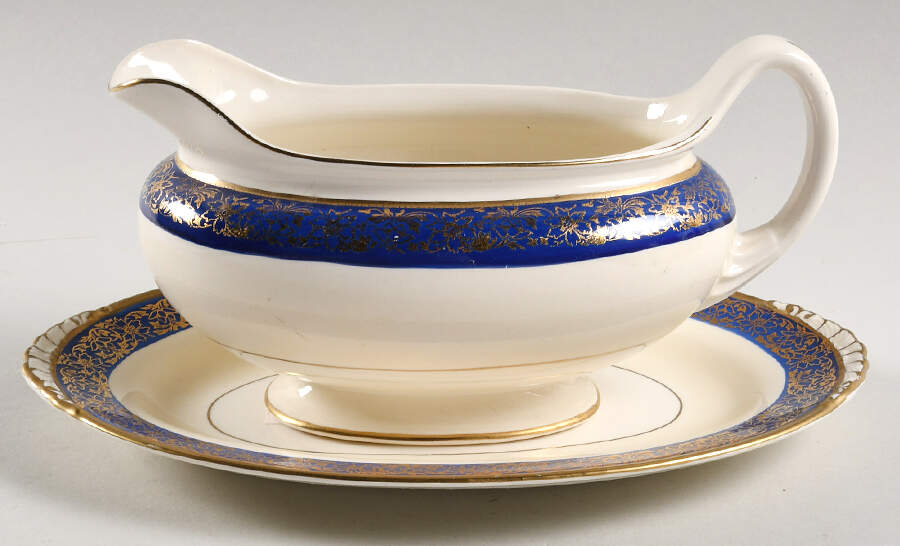 N1649 Gravy Boat & Underplate/Relish by Homer Laughlin -1
