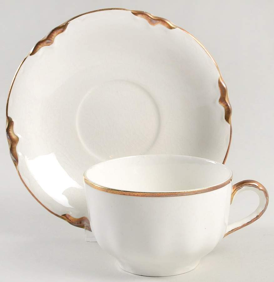 R4906 Flat Cup & Saucer Set by Homer Laughlin -1