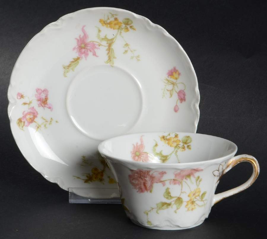 Schleiger 221b Flat Cup & Saucer Set by Haviland-1
