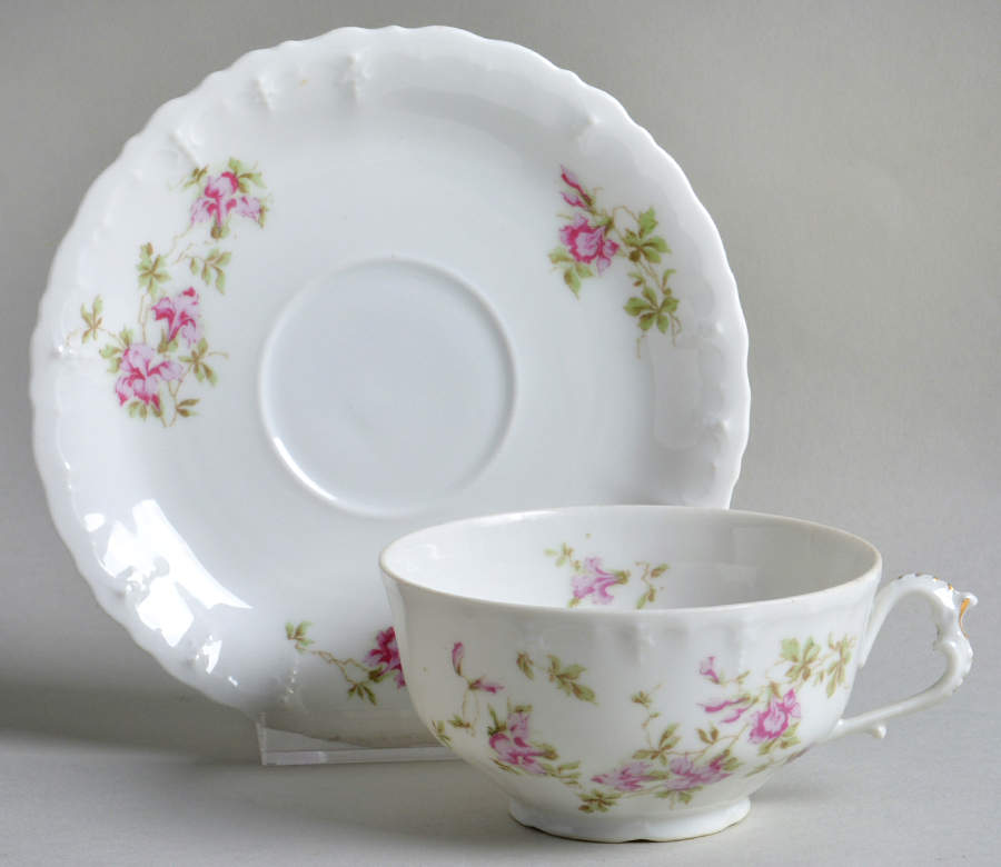 9222 Flat Cup & Saucer Set by Altrohlau-1