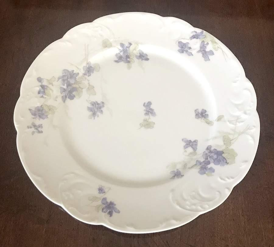 Schleiger 253 Dinner Plate by Haviland-1