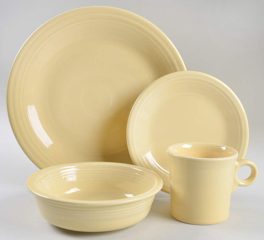 Fiesta Yellow (Intro 1987) 4 Piece Place Setting by Homer Laughlin -1