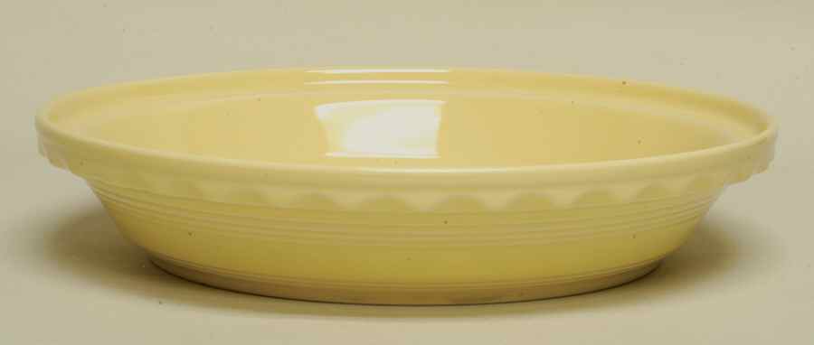 Fiesta Yellow (Intro 1987) Pie Serving Plate by Homer Laughlin -1
