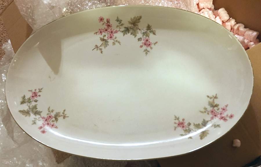 7958 14" Oval Serving Platter by Hutschenreuther-1