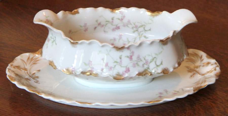 Schleiger 667b Gravy Boat with Attached Underplate by Haviland-1