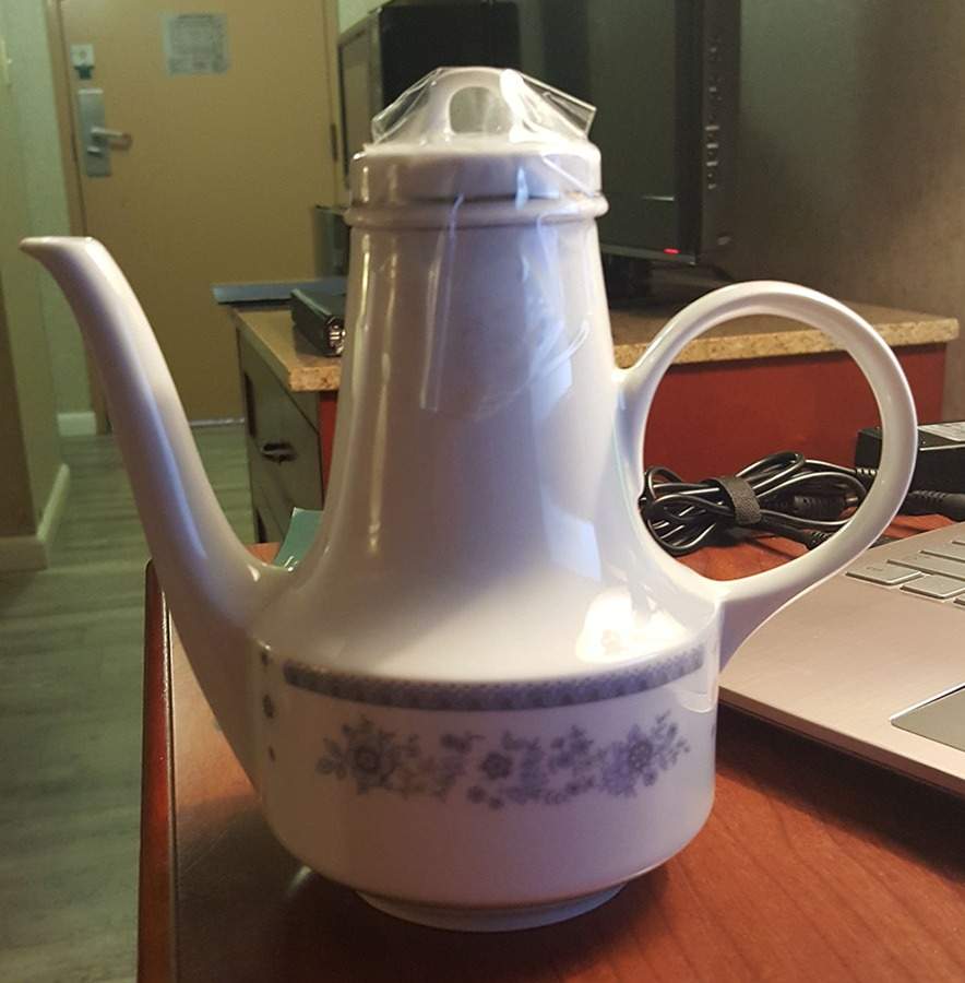 HEP8 Coffee Pot & Lid by Graf Von Henneberg-1