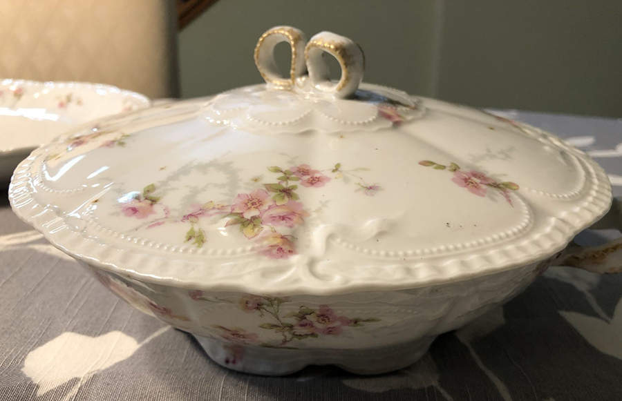 Schleiger 150f Round Covered Vegetable by Haviland-1