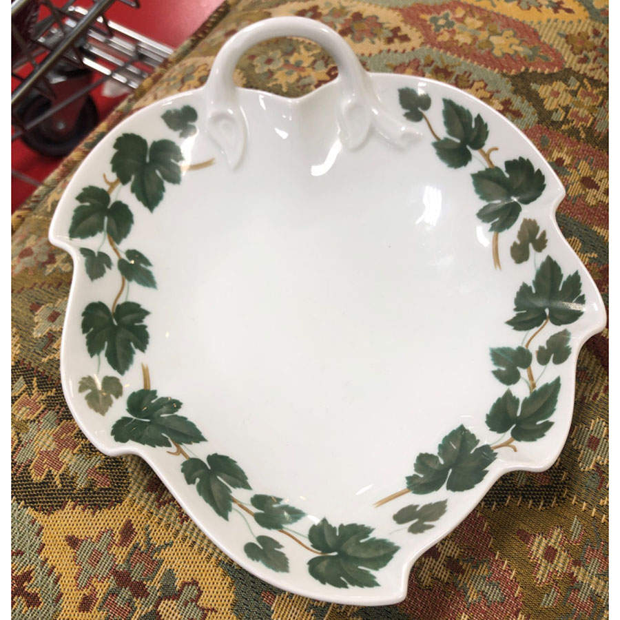 Weinlaub (Maria Teresa) 8" Leaf Dish by Hutschenreuther-1