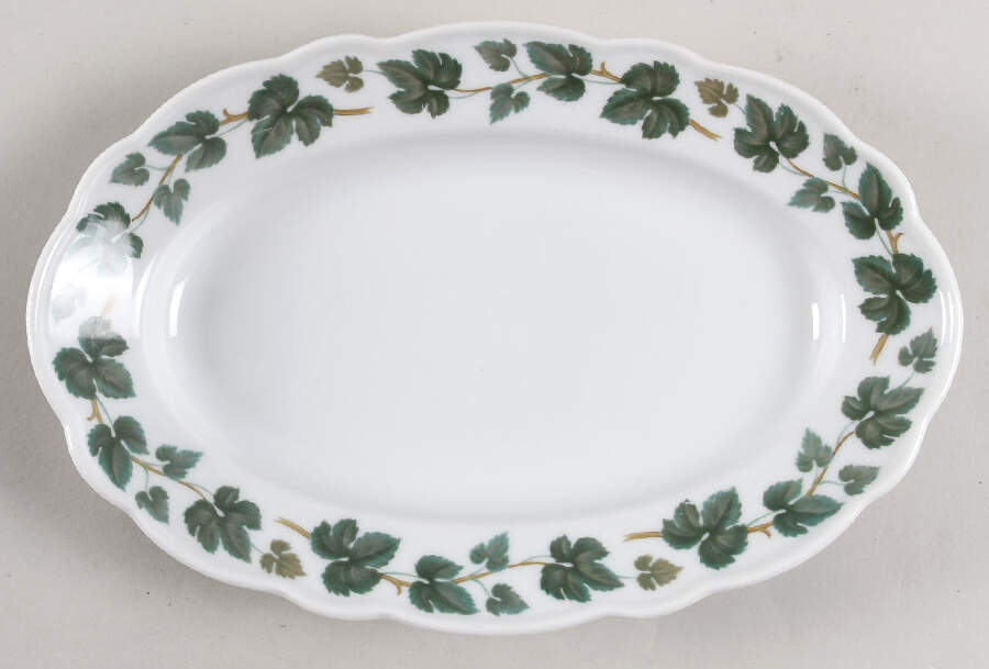 Weinlaub (Maria Teresa) 10" Oval Serving Platter by Hutschenreuther-1